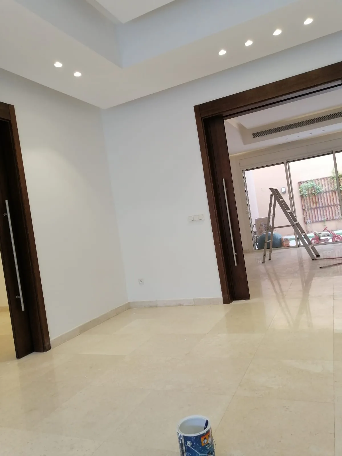 مجلس داخلي فاخر من أعمال الديكور والتشطيبات في الرياض